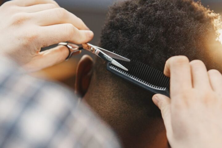 Coiffeur afro à Saint-Denis et dans le 93 : le vivier des spécialistes