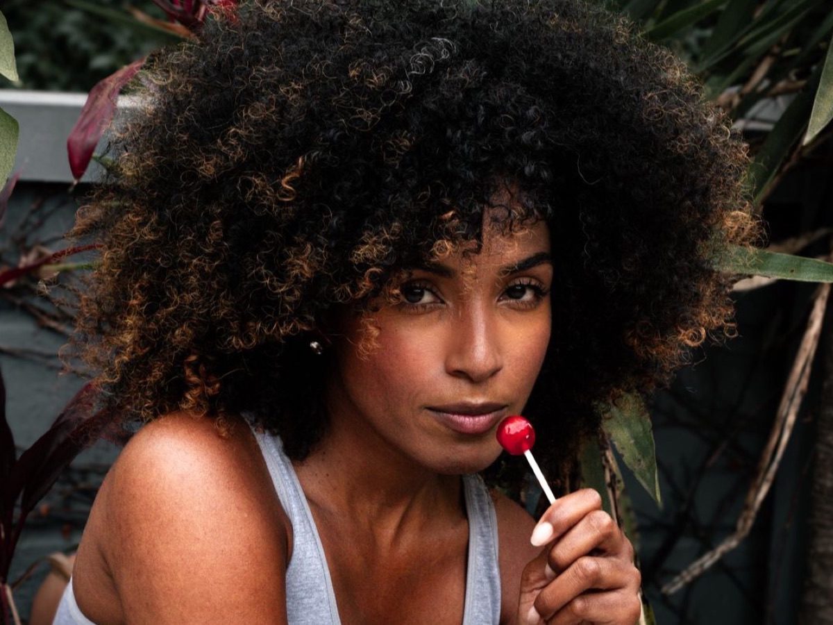 SheaMoisture ou Cantu : choix pour cheveux très frisés