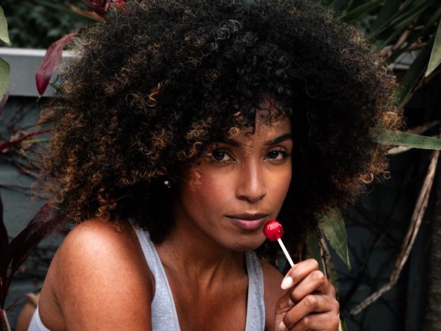 SheaMoisture ou Cantu : choix pour cheveux très frisés