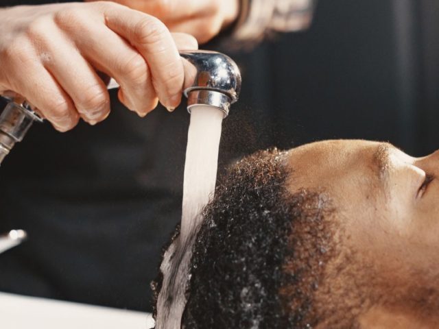 Comparatif shampoings sans sulfates pour cheveux afro