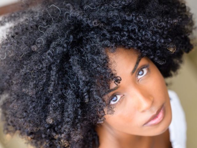 L&rsquo;Importance d&rsquo;un Cuir Chevelu Sain pour des Cheveux Éclatants