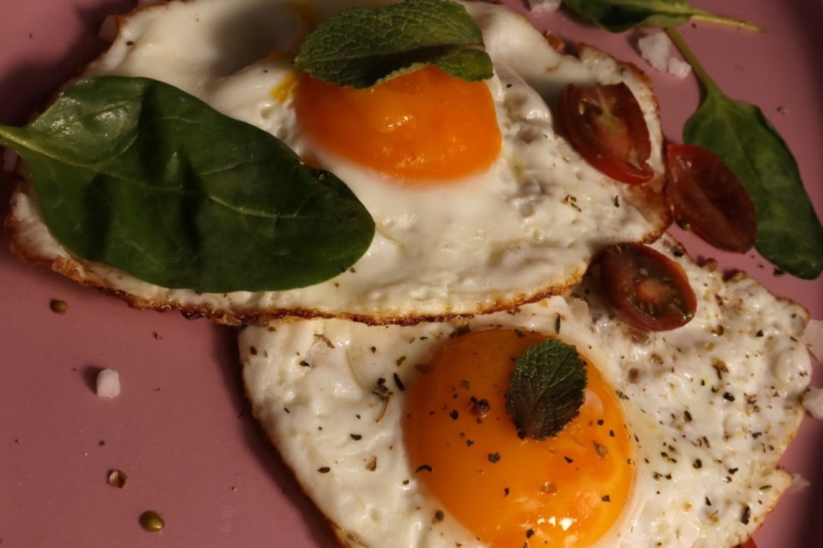 Alimentation pour cheveux frisés : favoriser la pousse