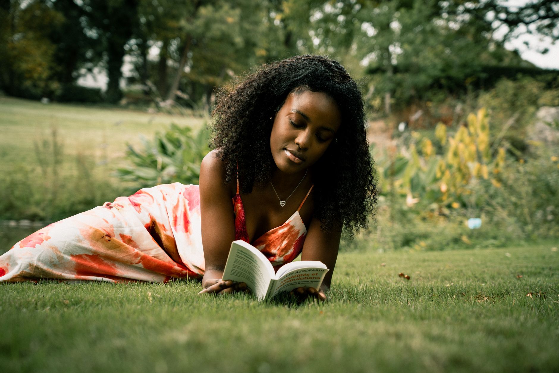 Huile de ricin, jojoba, avocat : quelles huiles afro choisir ?