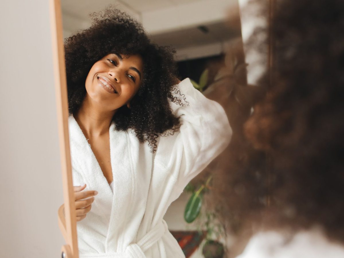 Adoptez la routine capillaire idéale pour cheveux crépus