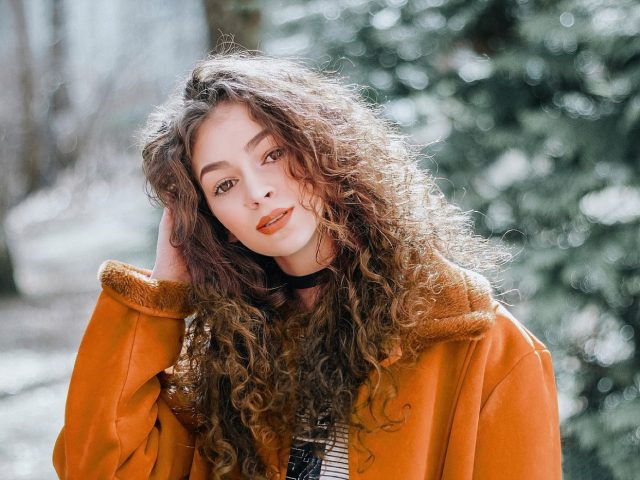 SheaMoisture ou Cantu : choix pour cheveux très frisés