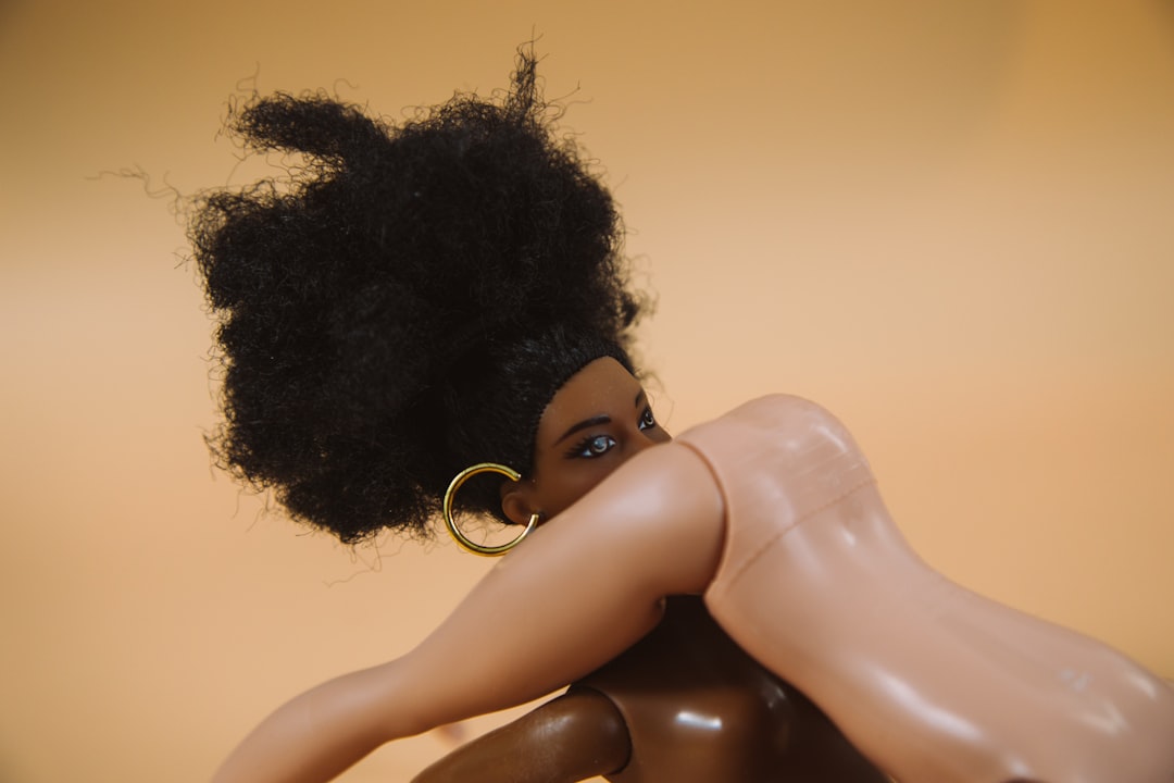 Accessoires pour maintenir et styliser un afro puff