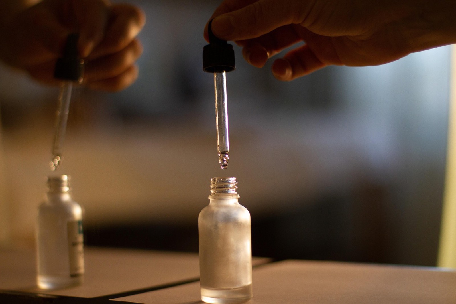 Flacon de minoxidil avec applicateur compte-gouttes
