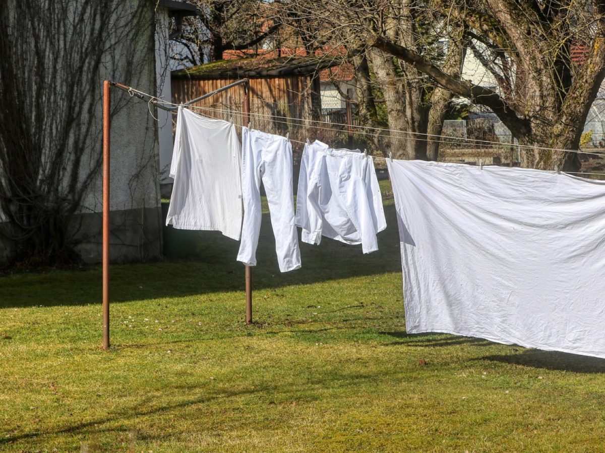Refaire sa garde-robe sans polyester quand on change de silhouette