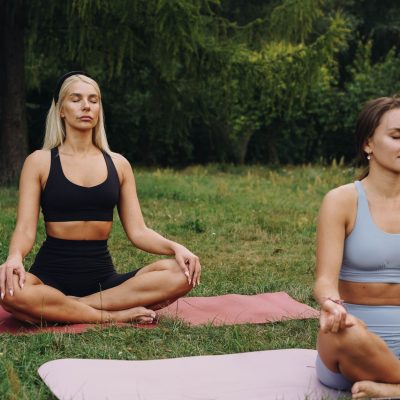 Ne laissez plus vos cheveux vous trahir : 5 astuces pour un cuir chevelu sain et des journées réussies